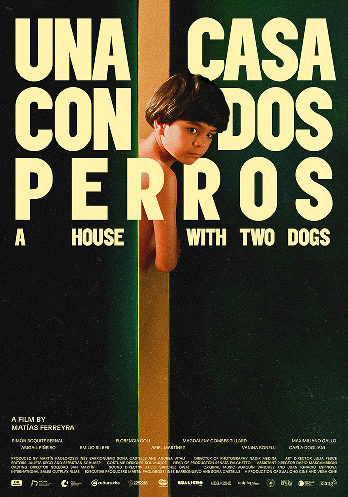 SANTA CINE - UNA CASA CON DOS PERROS